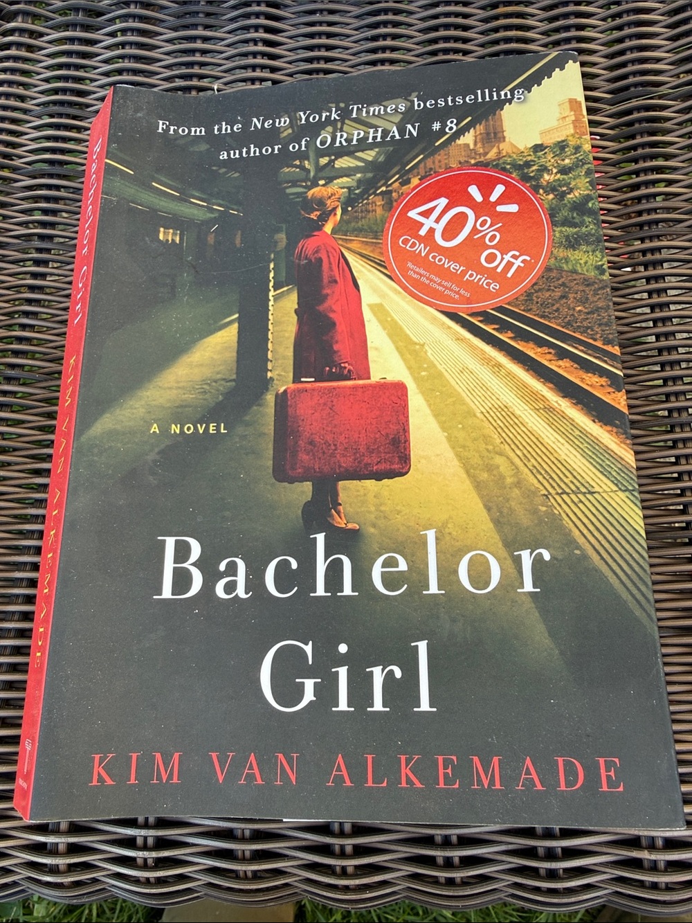 Bachelor Girl: A Novel by the Author of Orphan #8
Novel by Kim van Alkemade